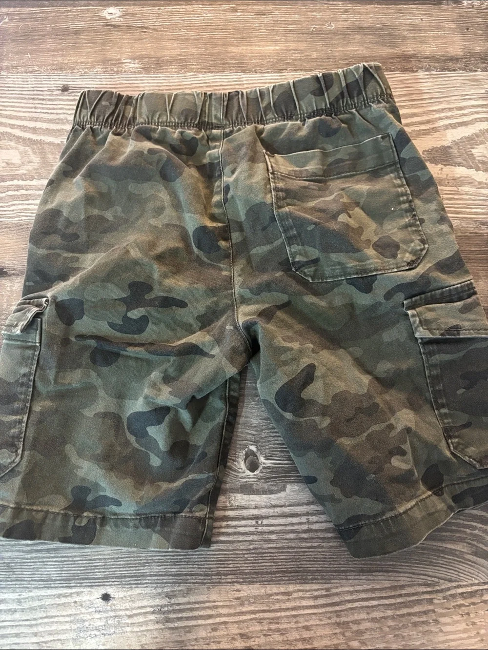 Old Navy Boys Camo Cargo Shorts in Green